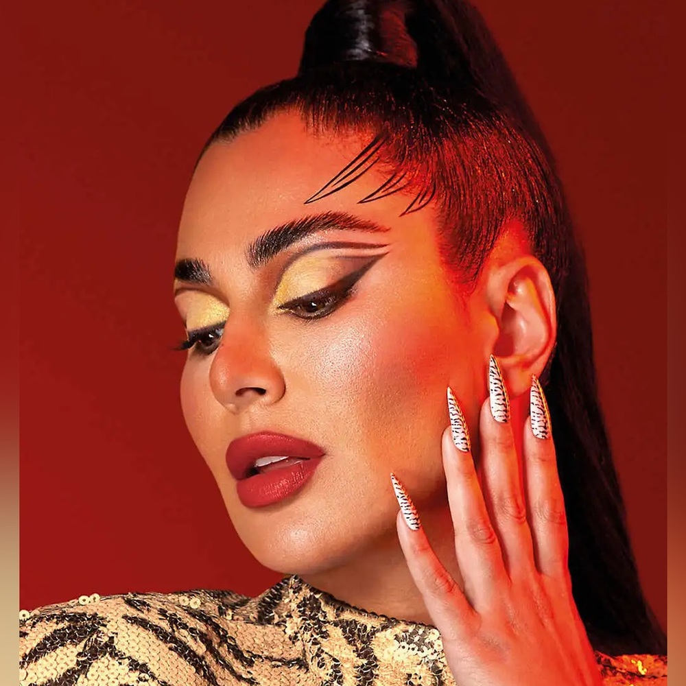 🆕Huda Beauty Lunar New Year LE Palette